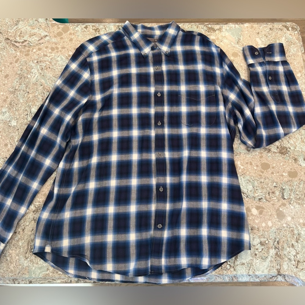 Men’s Vince Size XXL Blue Plaid Long Sleeve Button Down